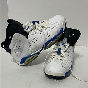 Jordan Kids Sneakers in White and Blue